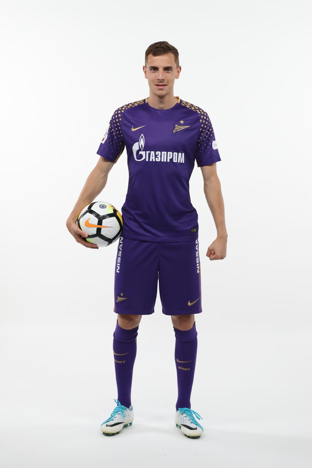 Фотосессия футболистов и тренеров основного состава ФК «Зенит» сезона 2017/2018