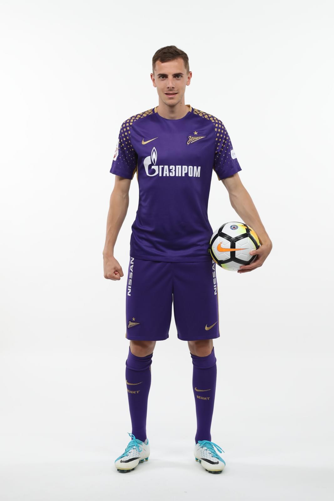 Фотосессия футболистов и тренеров основного состава ФК «Зенит» сезона 2017/2018