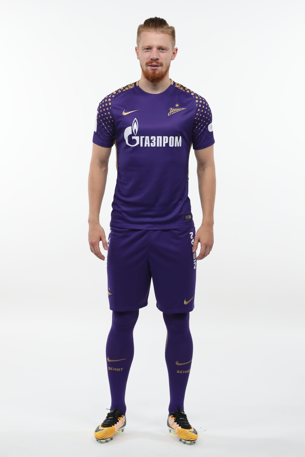 Фотосессия футболистов и тренеров основного состава ФК «Зенит» сезона 2017/2018