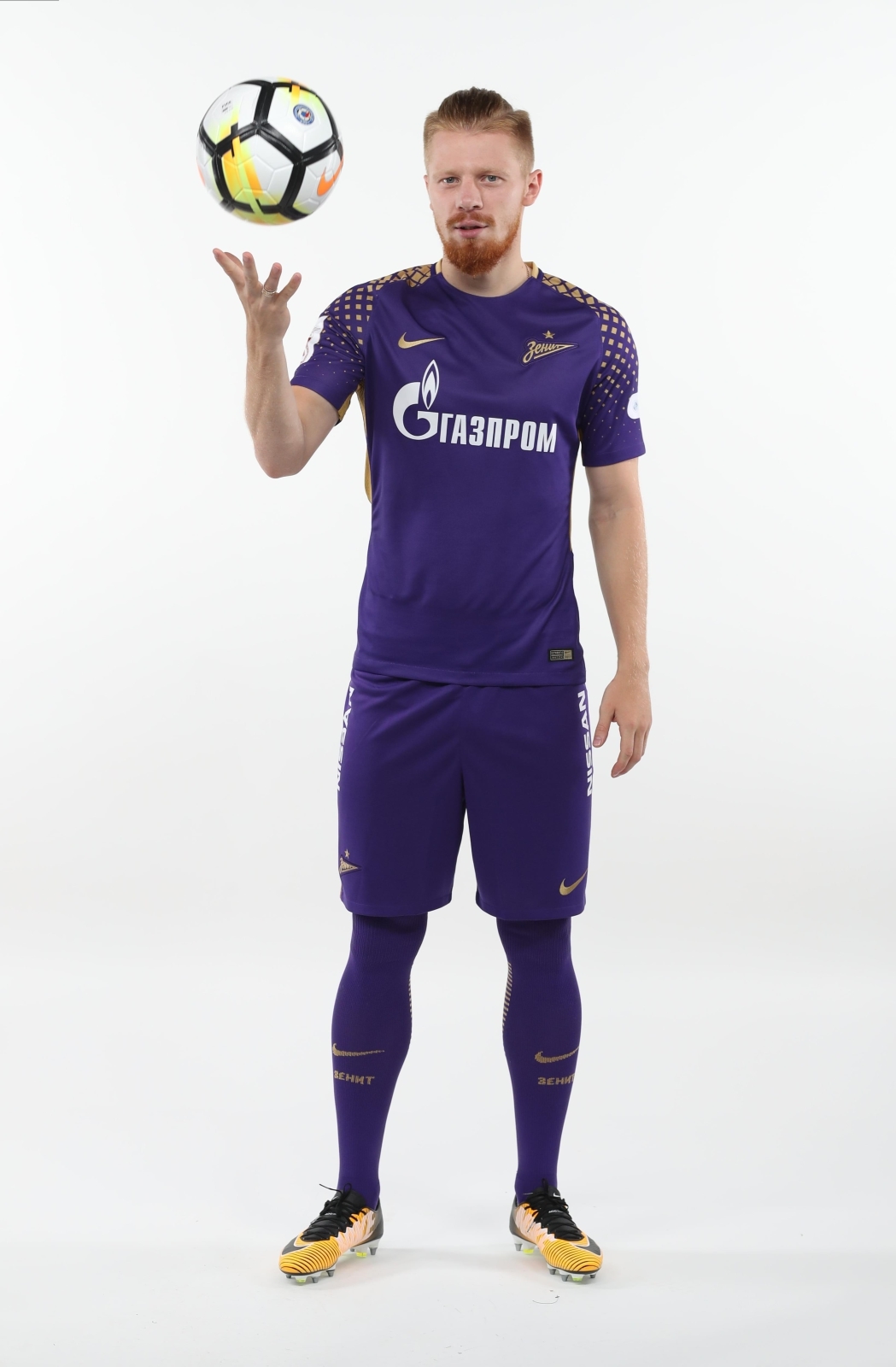 Фотосессия футболистов и тренеров основного состава ФК «Зенит» сезона 2017/2018