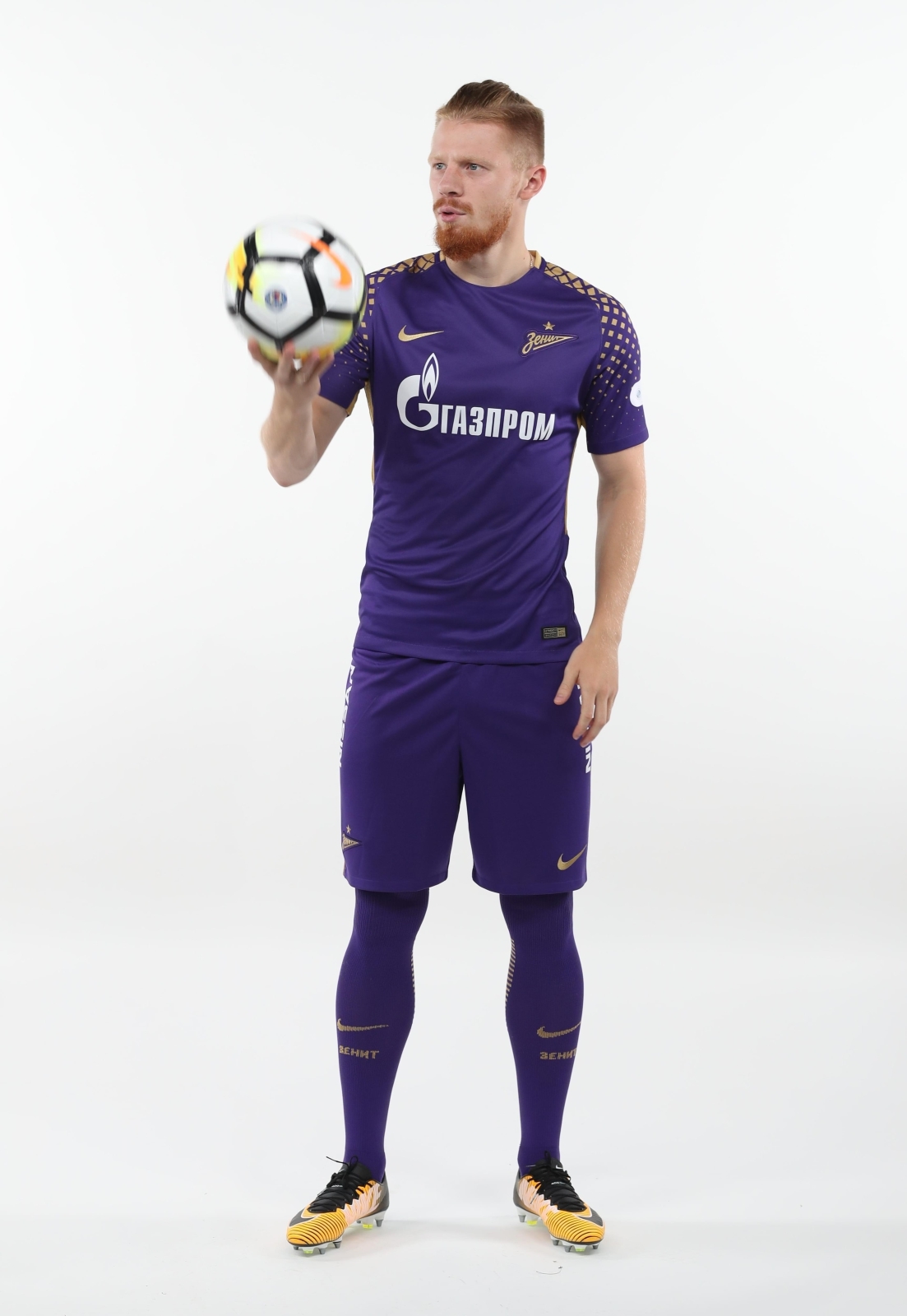 Фотосессия футболистов и тренеров основного состава ФК «Зенит» сезона 2017/2018