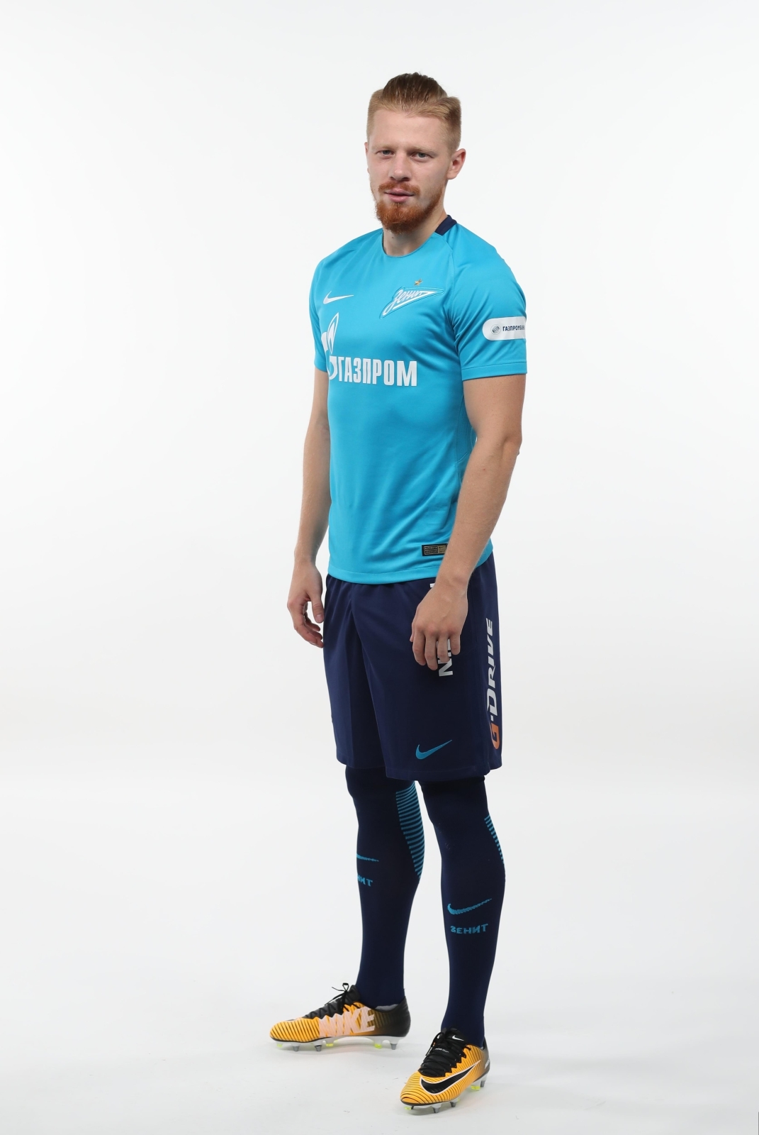 Фотосессия футболистов и тренеров основного состава ФК «Зенит» сезона 2017/2018