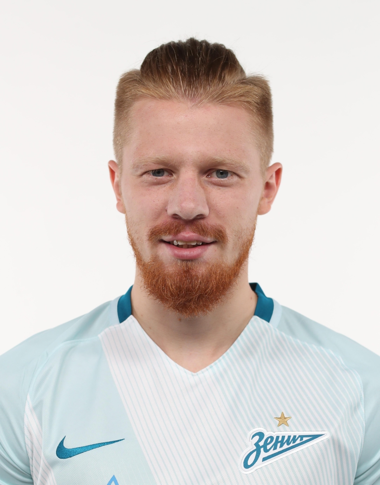 Фотосессия футболистов и тренеров основного состава ФК «Зенит» сезона 2017/2018