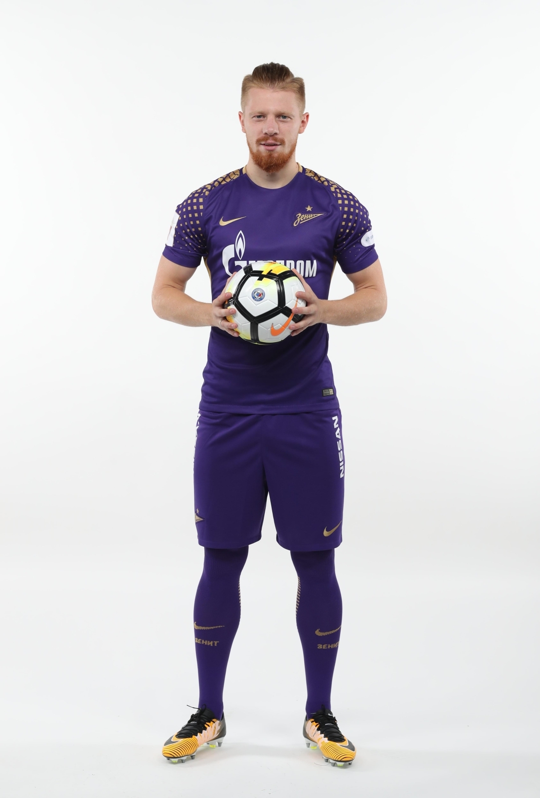 Фотосессия футболистов и тренеров основного состава ФК «Зенит» сезона 2017/2018