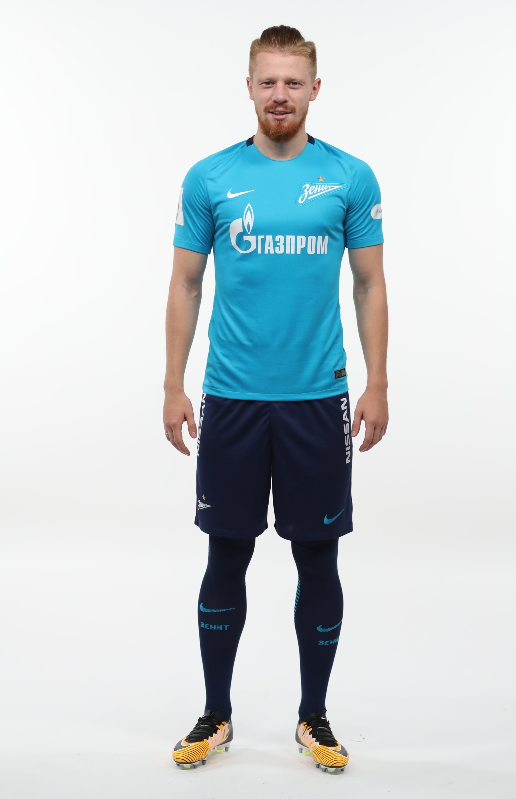 Фотосессия футболистов и тренеров основного состава ФК «Зенит» сезона 2017/2018