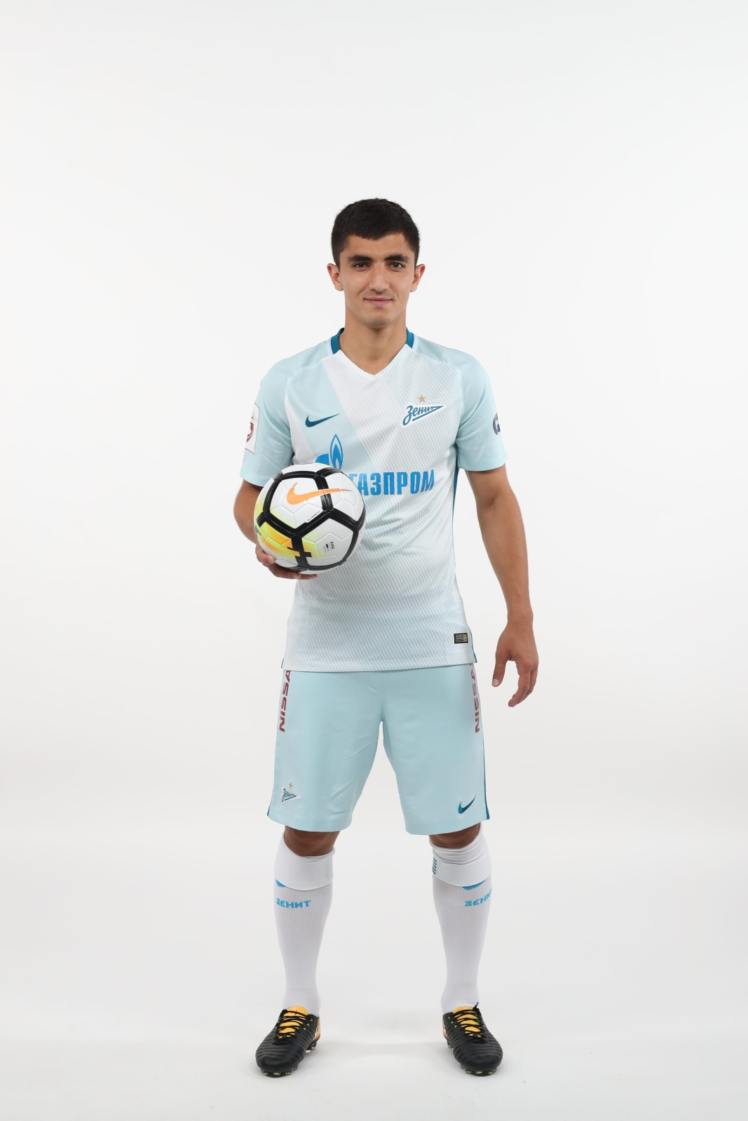 Фотосессия футболистов и тренеров основного состава ФК «Зенит» сезона 2017/2018