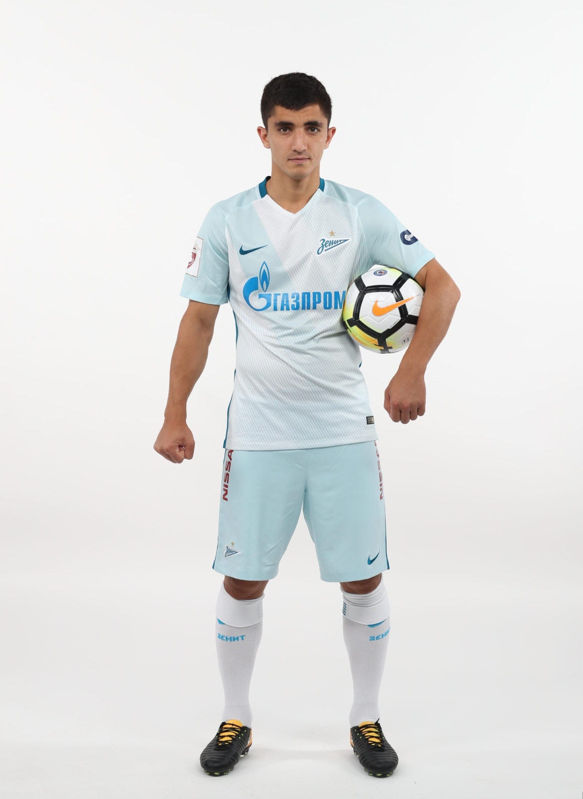 Фотосессия футболистов и тренеров основного состава ФК «Зенит» сезона 2017/2018