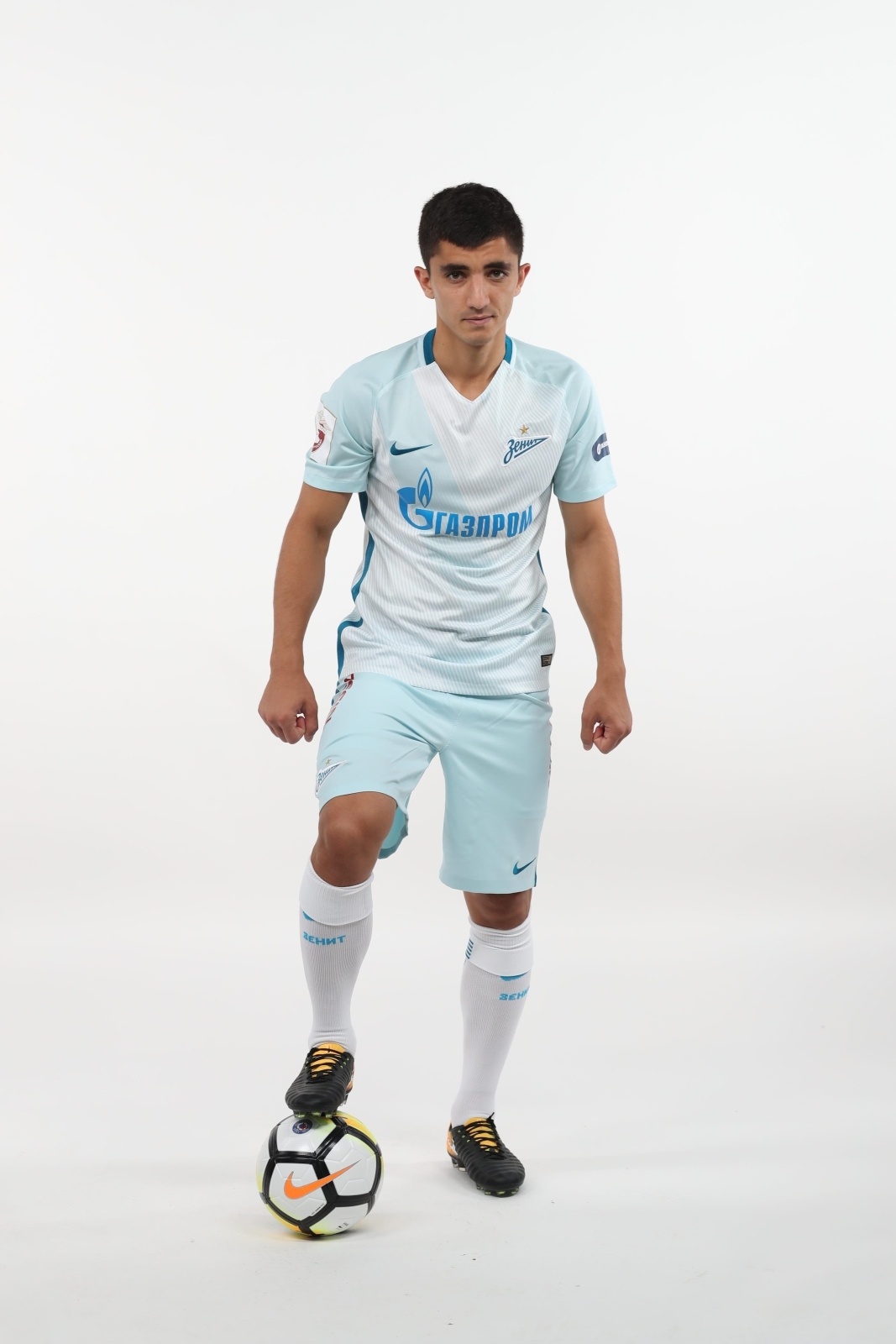 Фотосессия футболистов и тренеров основного состава ФК «Зенит» сезона 2017/2018