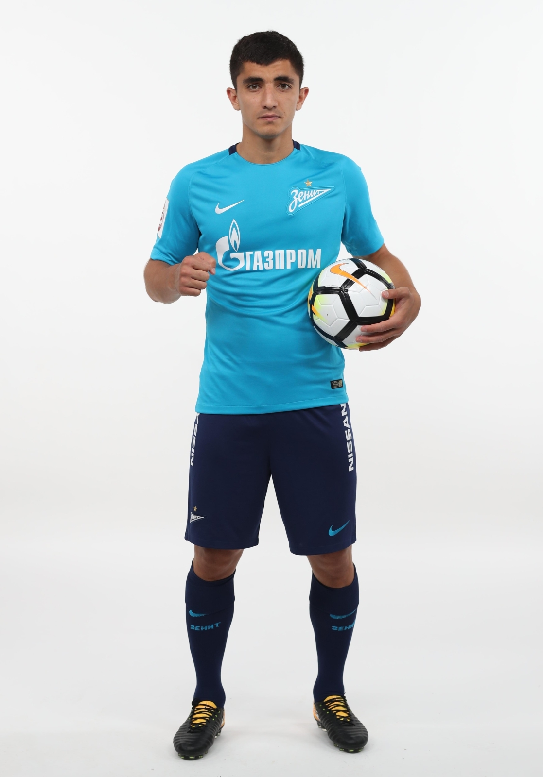 Фотосессия футболистов и тренеров основного состава ФК «Зенит» сезона 2017/2018