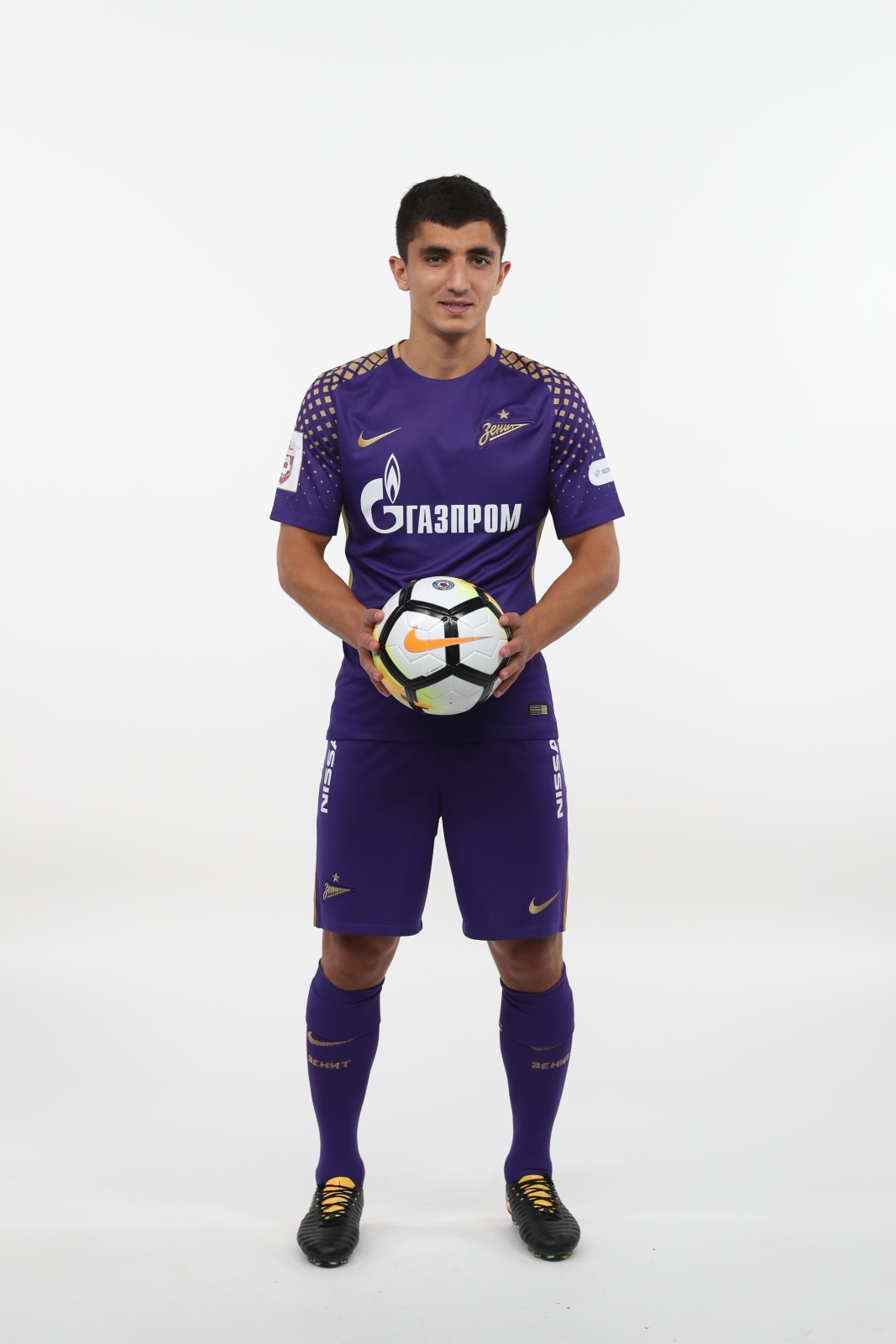 Фотосессия футболистов и тренеров основного состава ФК «Зенит» сезона 2017/2018