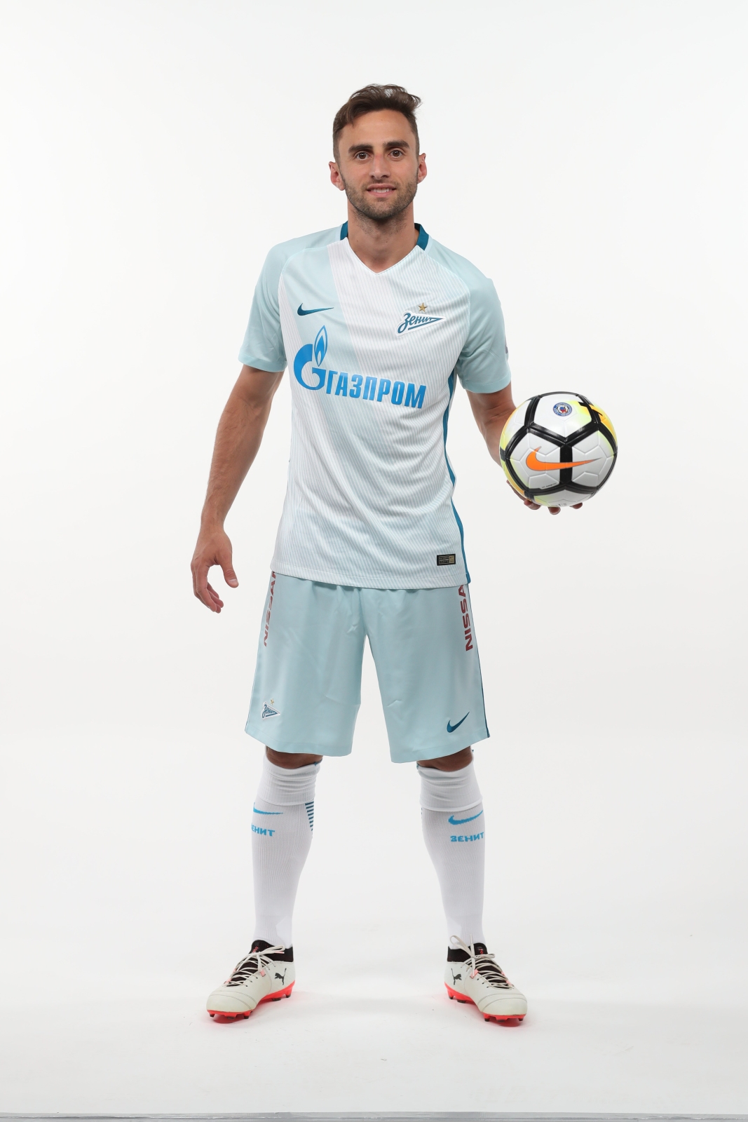 Фотосессия футболистов и тренеров основного состава ФК «Зенит» сезона 2017/2018