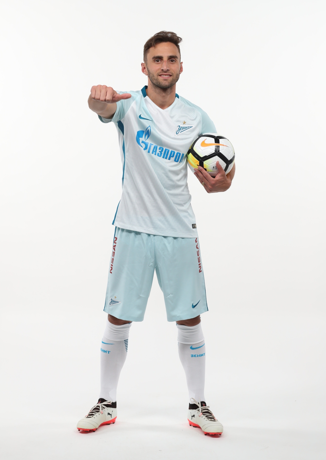 Фотосессия футболистов и тренеров основного состава ФК «Зенит» сезона 2017/2018