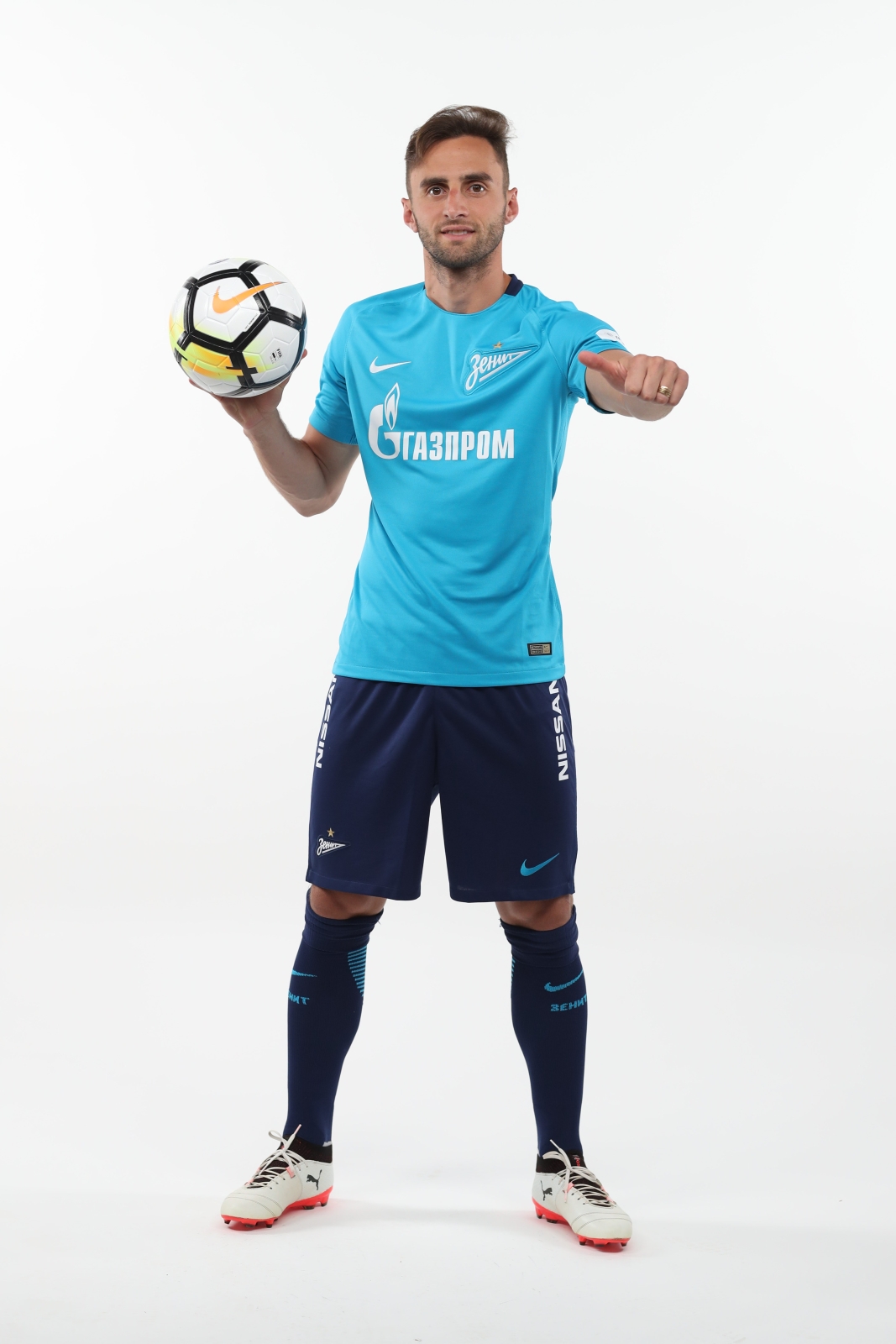 Фотосессия футболистов и тренеров основного состава ФК «Зенит» сезона 2017/2018