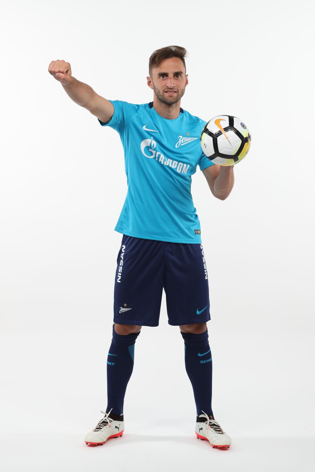 Фотосессия футболистов и тренеров основного состава ФК «Зенит» сезона 2017/2018