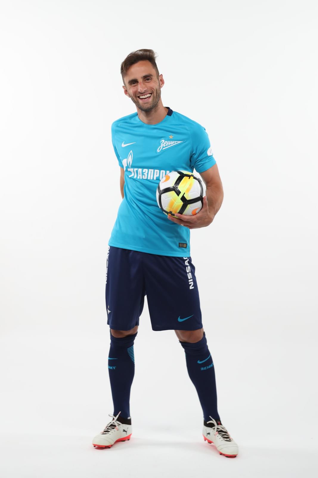 Фотосессия футболистов и тренеров основного состава ФК «Зенит» сезона 2017/2018