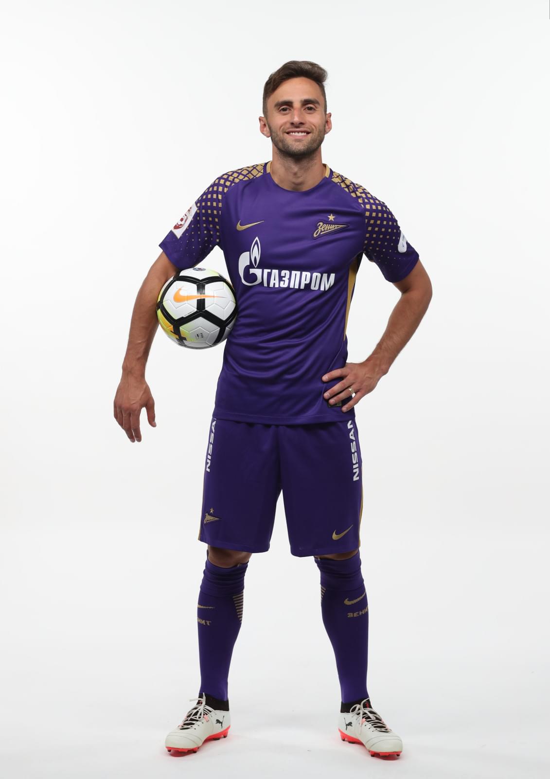 Фотосессия футболистов и тренеров основного состава ФК «Зенит» сезона 2017/2018