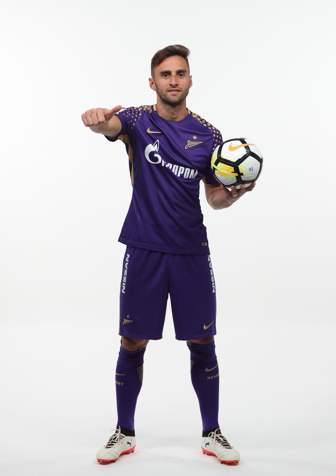 Фотосессия футболистов и тренеров основного состава ФК «Зенит» сезона 2017/2018