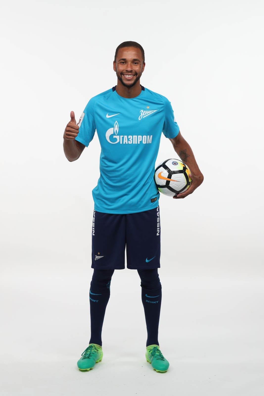 Фотосессия футболистов и тренеров основного состава ФК «Зенит» сезона 2017/2018