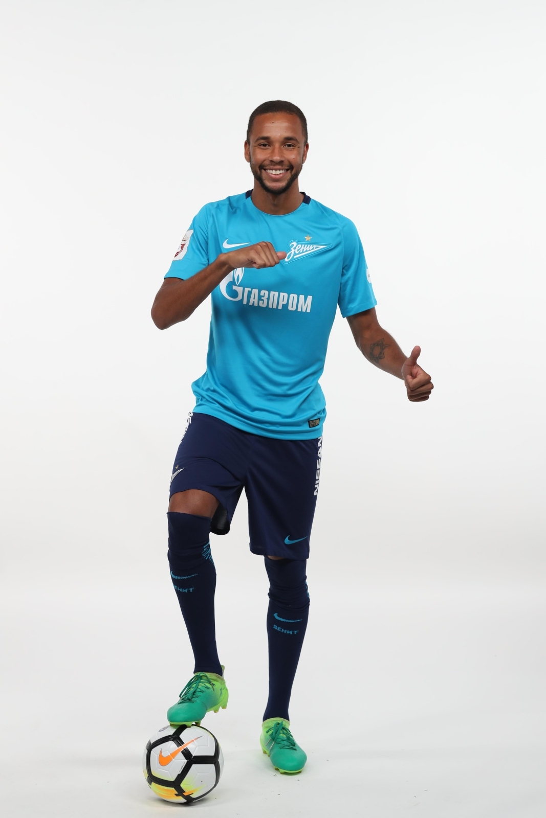 Фотосессия футболистов и тренеров основного состава ФК «Зенит» сезона 2017/2018