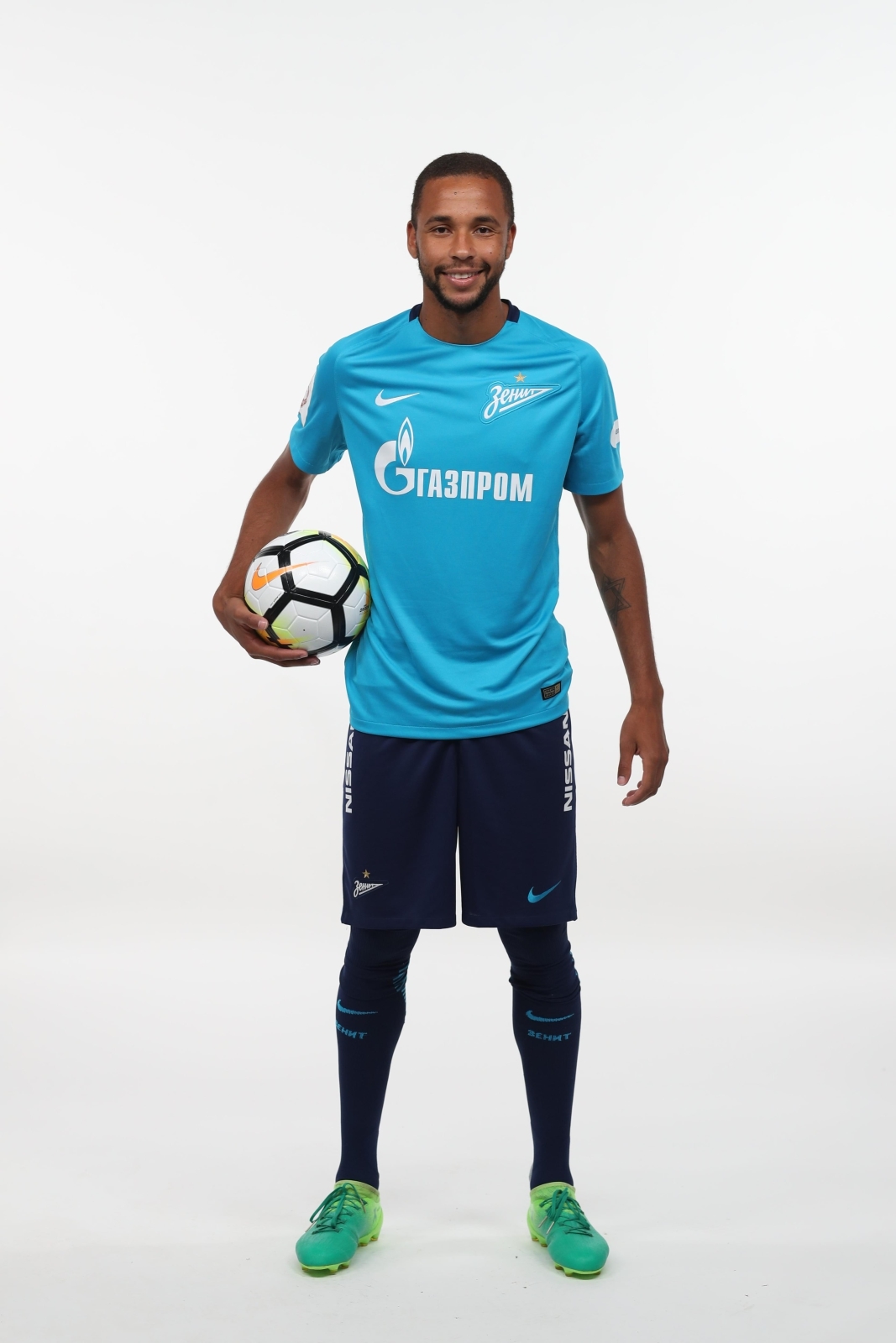 Фотосессия футболистов и тренеров основного состава ФК «Зенит» сезона 2017/2018