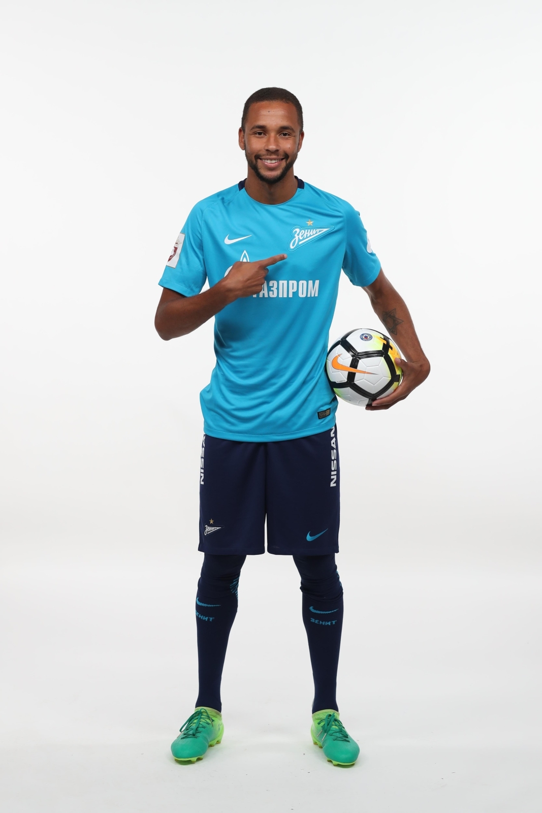 Фотосессия футболистов и тренеров основного состава ФК «Зенит» сезона 2017/2018