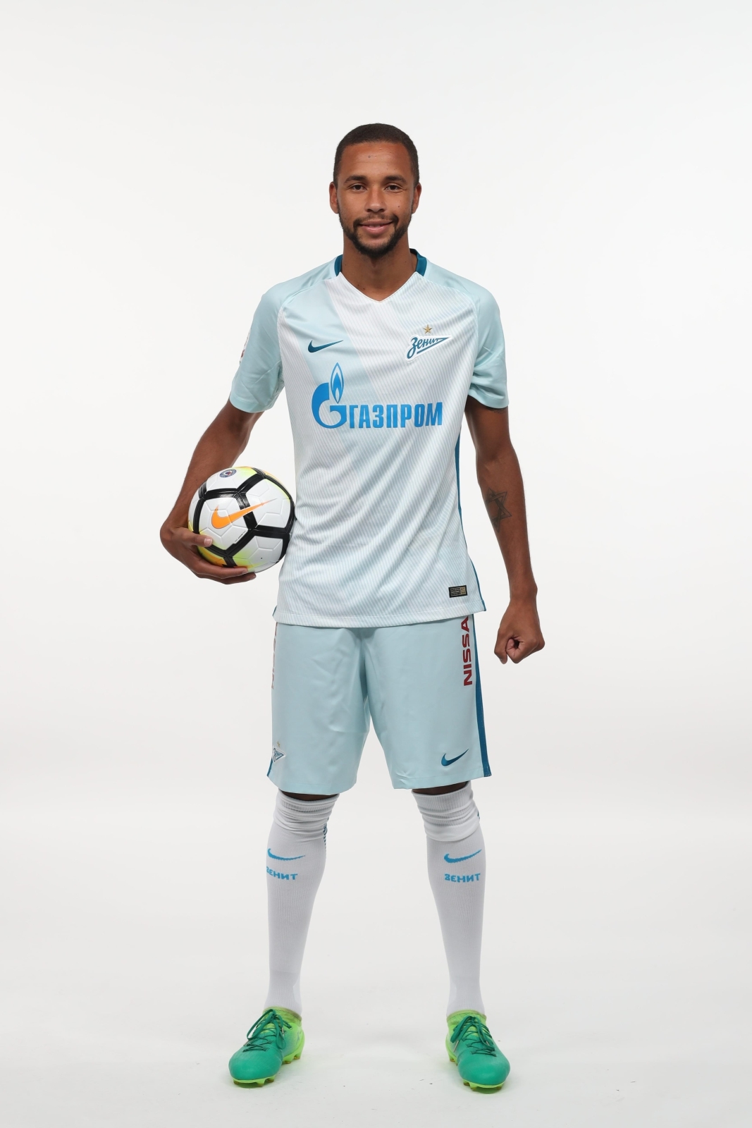 Фотосессия футболистов и тренеров основного состава ФК «Зенит» сезона 2017/2018