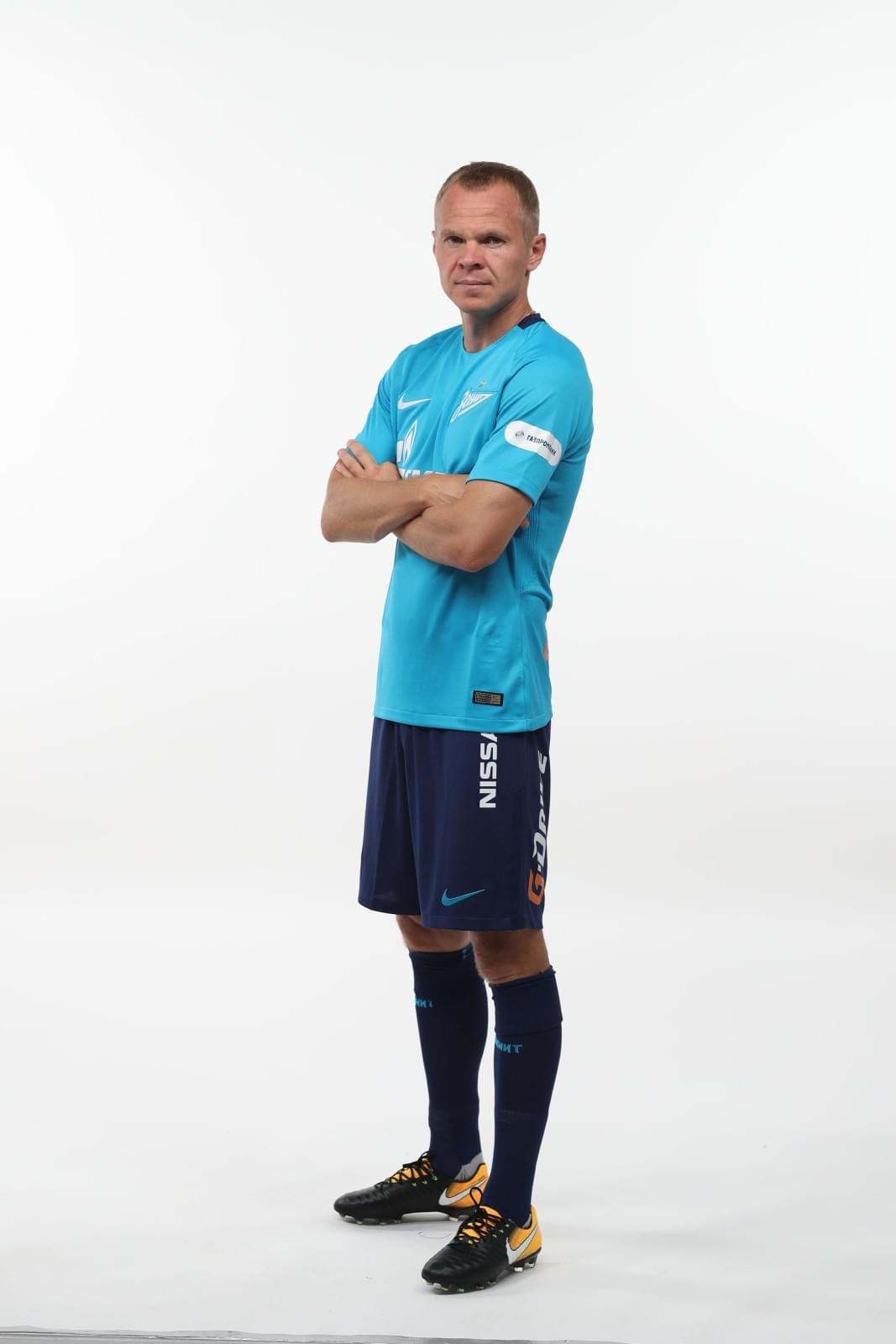 Фотосессия футболистов и тренеров основного состава ФК «Зенит» сезона 2017/2018