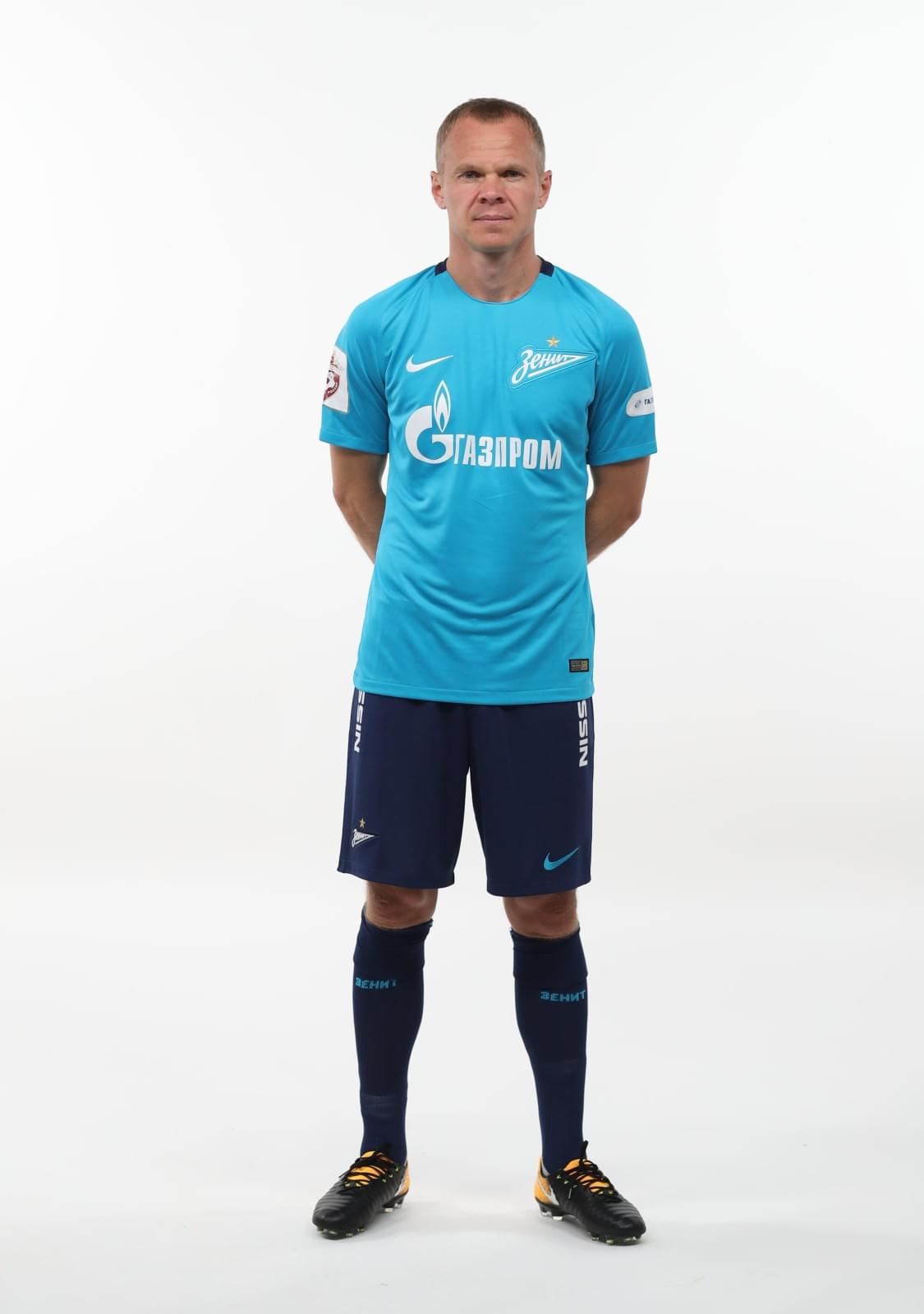 Фотосессия футболистов и тренеров основного состава ФК «Зенит» сезона 2017/2018