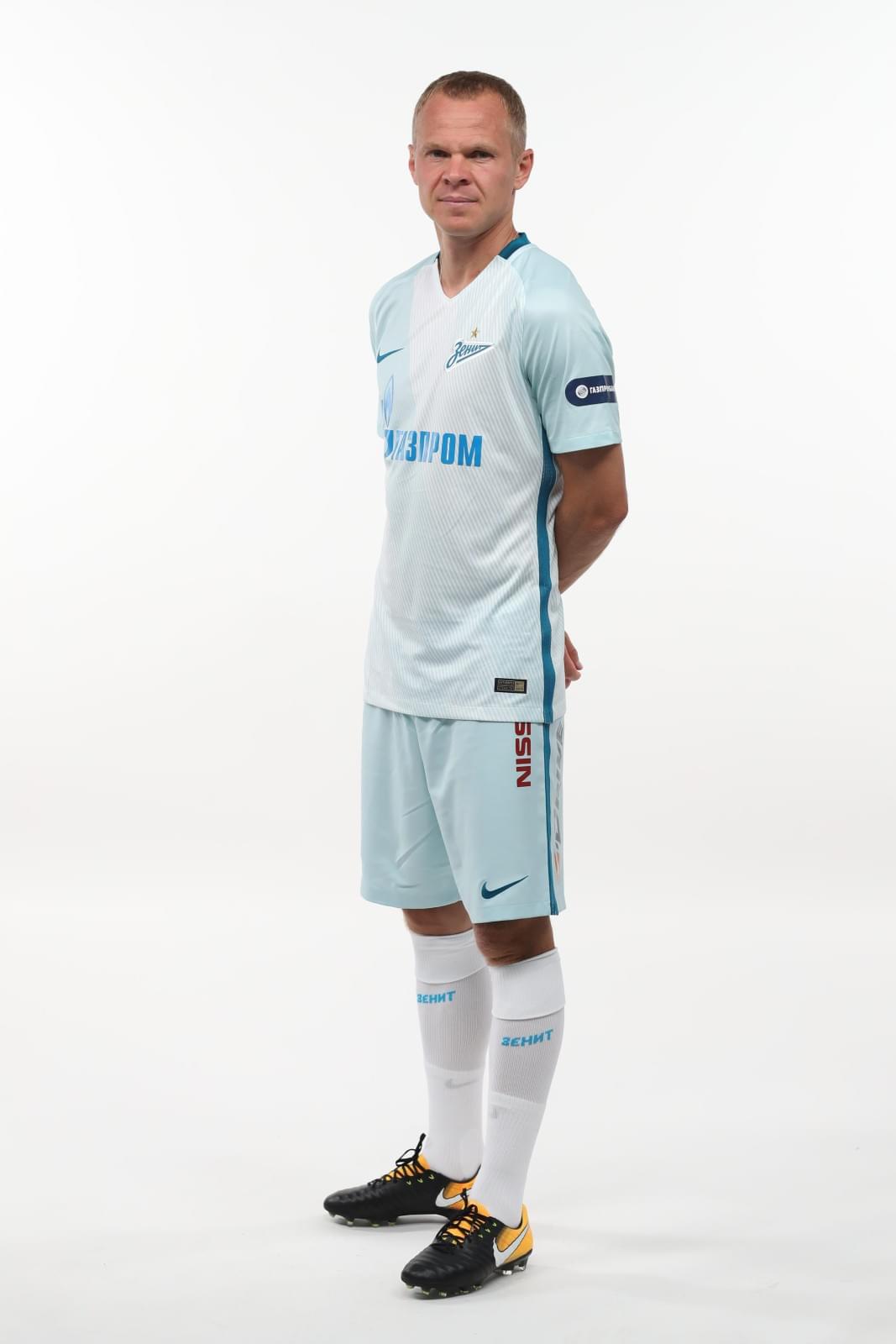 Фотосессия футболистов и тренеров основного состава ФК «Зенит» сезона 2017/2018