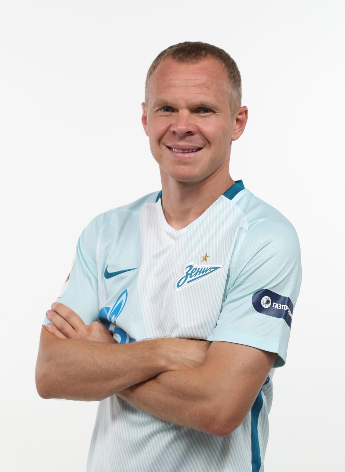 Фотосессия футболистов и тренеров основного состава ФК «Зенит» сезона 2017/2018