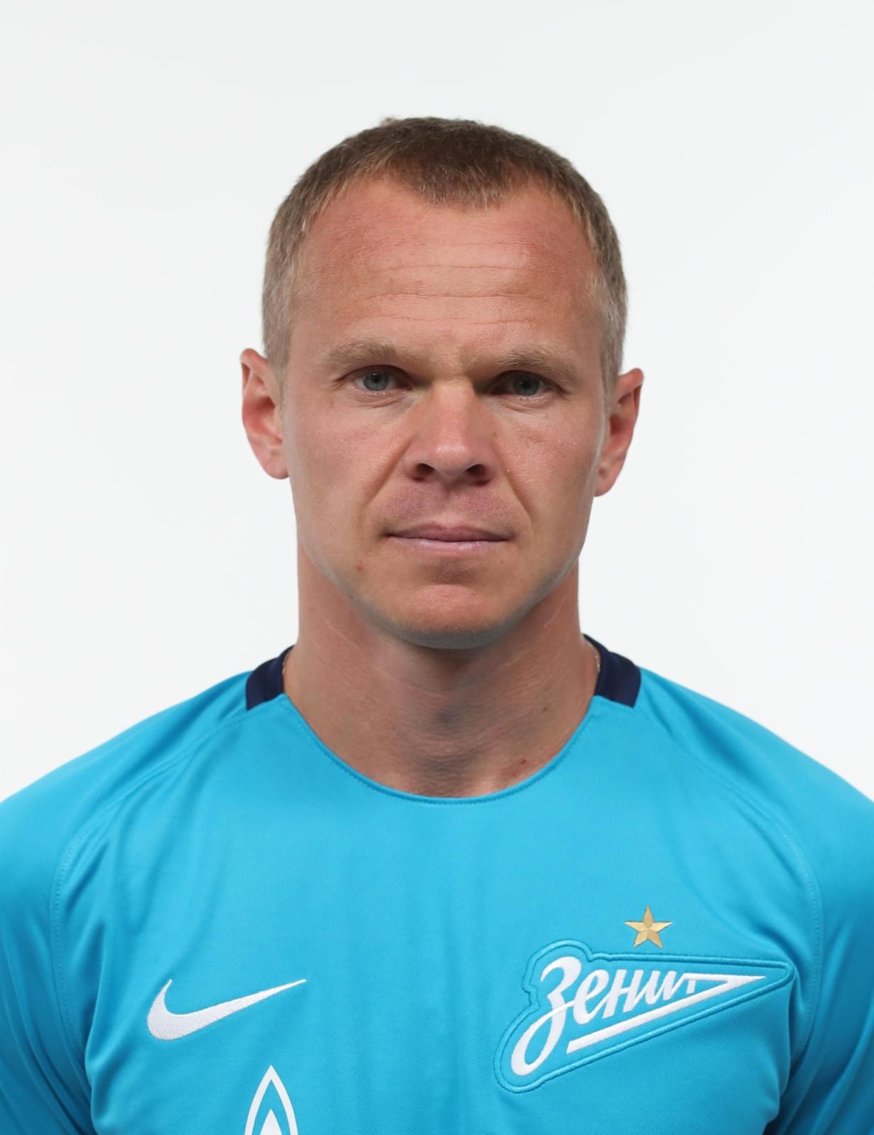 Фотосессия футболистов и тренеров основного состава ФК «Зенит» сезона 2017/2018