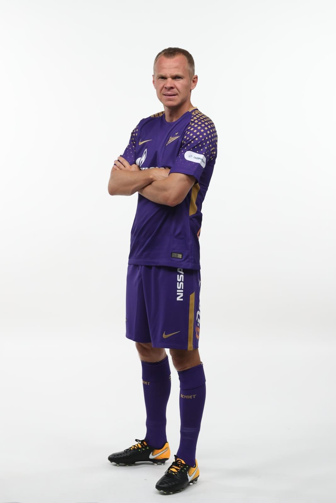 Фотосессия футболистов и тренеров основного состава ФК «Зенит» сезона 2017/2018