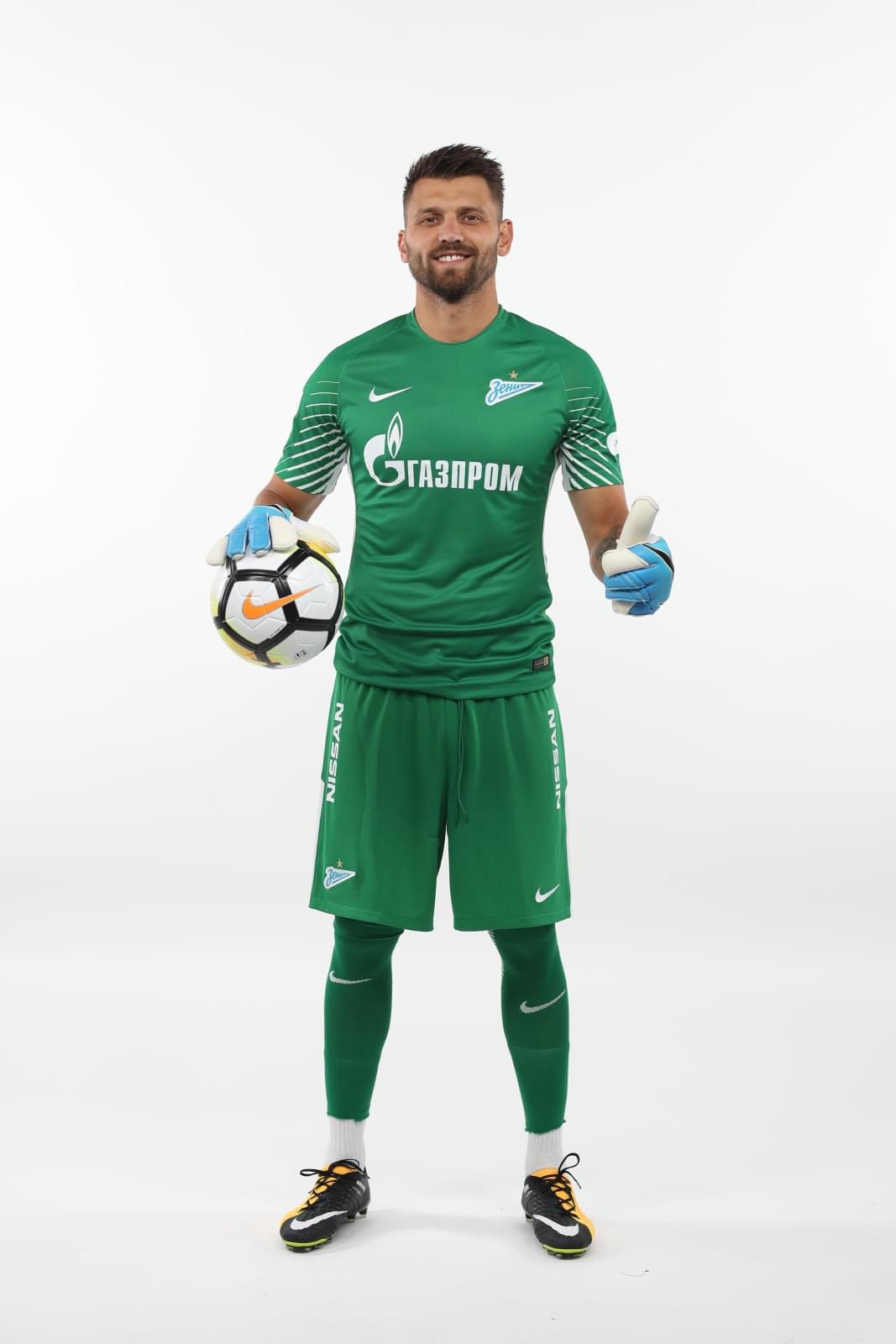 Фотосессия футболистов и тренеров основного состава ФК «Зенит» сезона 2017/2018