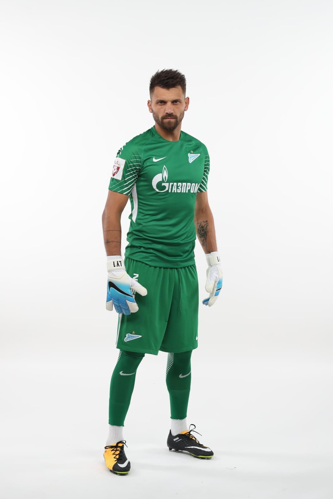 Фотосессия футболистов и тренеров основного состава ФК «Зенит» сезона 2017/2018