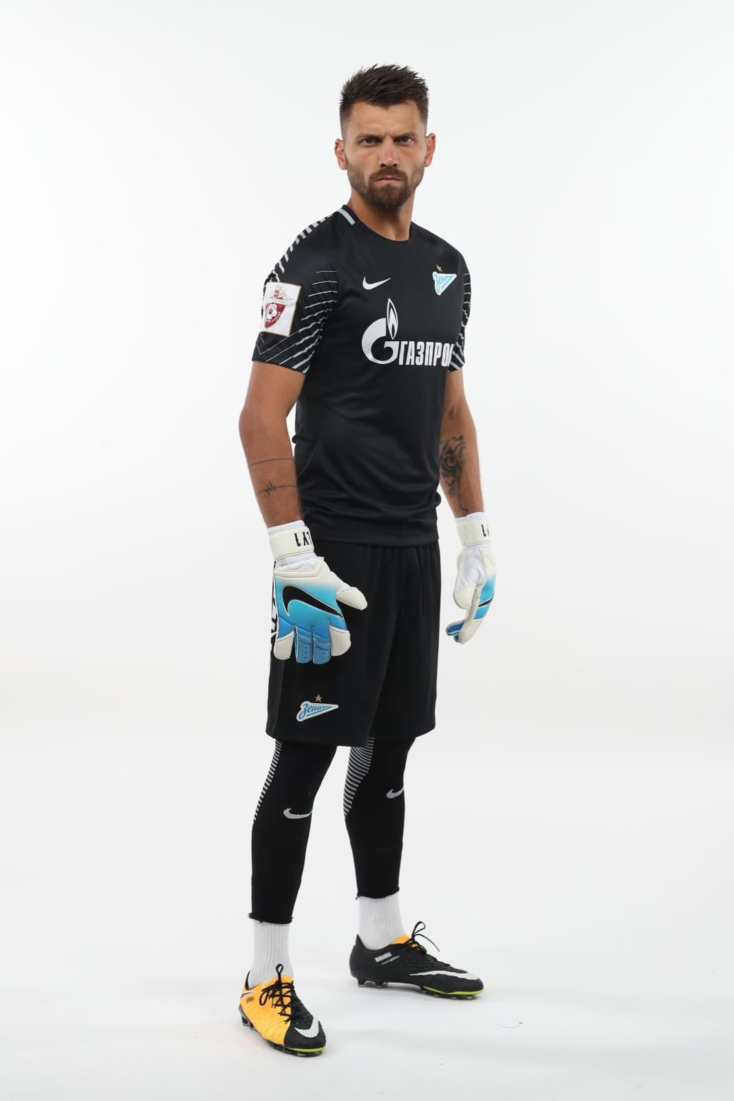 Фотосессия футболистов и тренеров основного состава ФК «Зенит» сезона 2017/2018