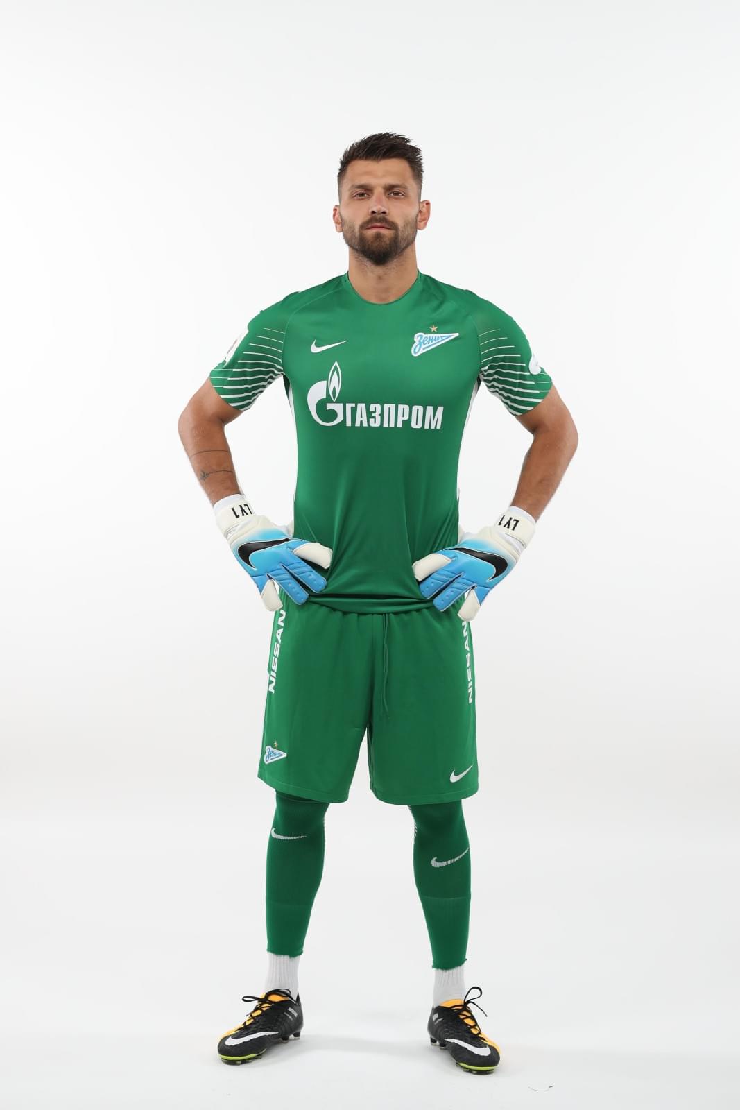 Фотосессия футболистов и тренеров основного состава ФК «Зенит» сезона 2017/2018