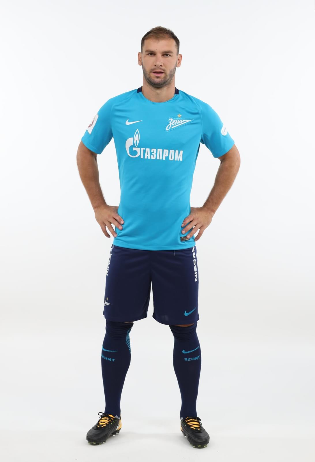 Фотосессия футболистов и тренеров основного состава ФК «Зенит» сезона 2017/2018