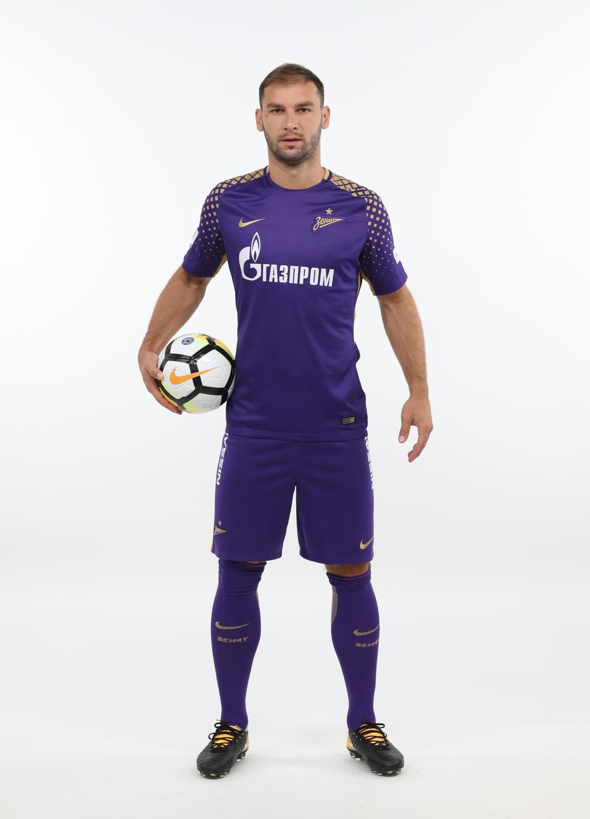 Фотосессия футболистов и тренеров основного состава ФК «Зенит» сезона 2017/2018