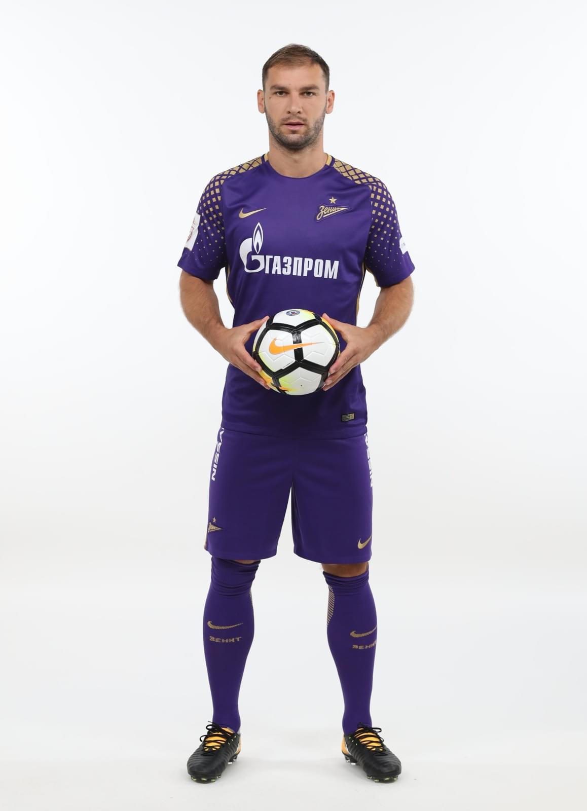 Фотосессия футболистов и тренеров основного состава ФК «Зенит» сезона 2017/2018