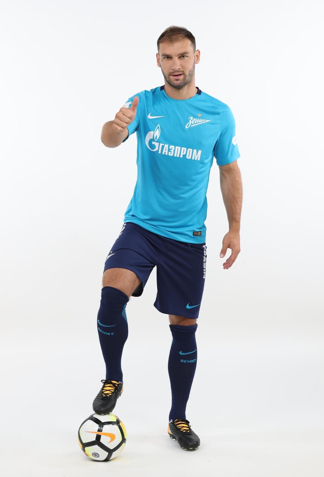 Фотосессия футболистов и тренеров основного состава ФК «Зенит» сезона 2017/2018