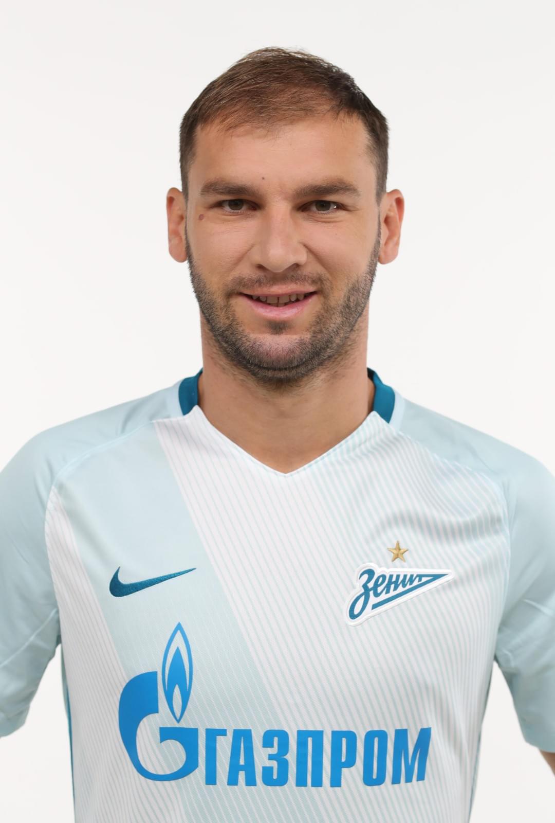 Фотосессия футболистов и тренеров основного состава ФК «Зенит» сезона 2017/2018