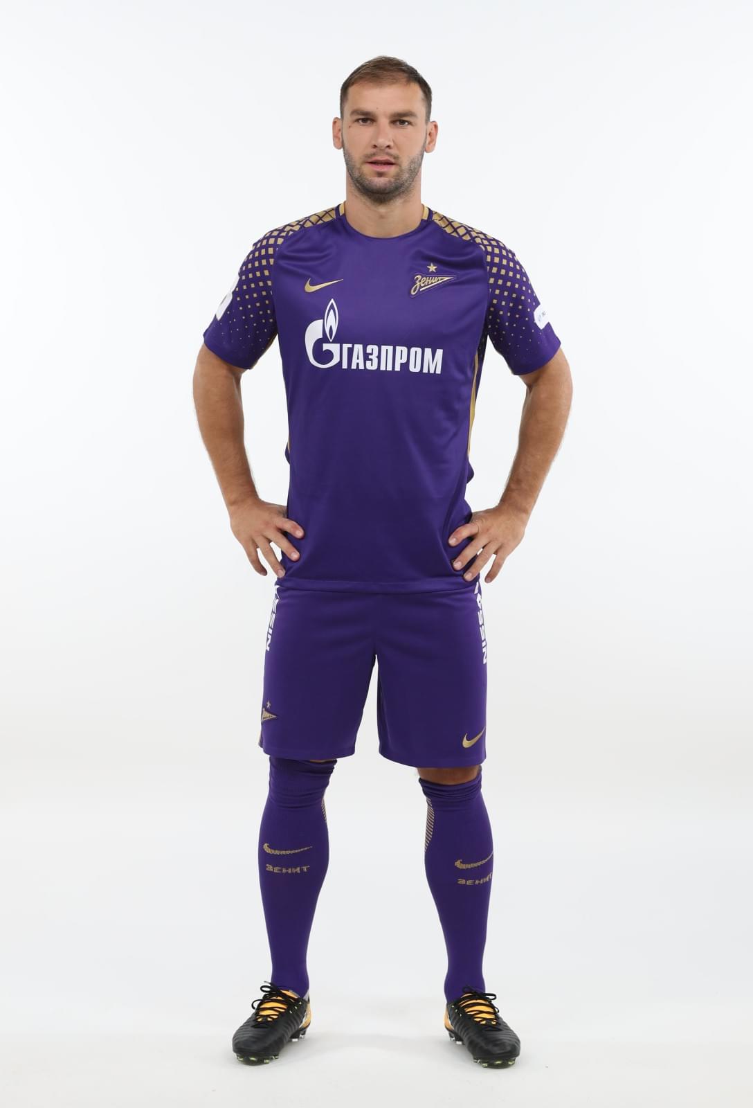 Фотосессия футболистов и тренеров основного состава ФК «Зенит» сезона 2017/2018