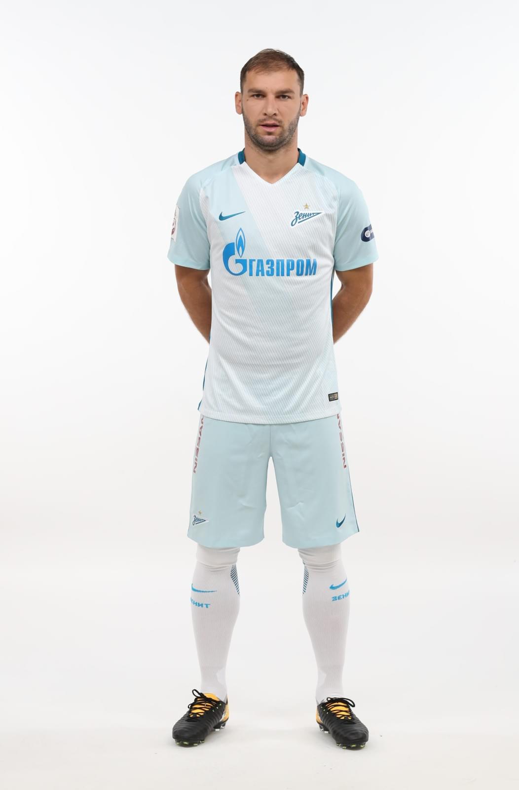 Фотосессия футболистов и тренеров основного состава ФК «Зенит» сезона 2017/2018