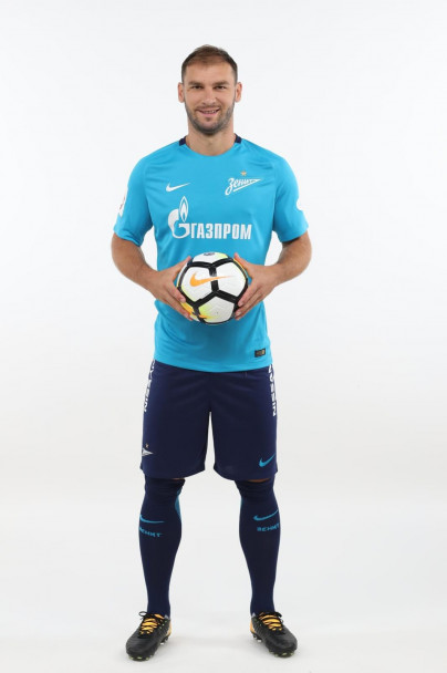 Фотосессия футболистов и тренеров основного состава ФК «Зенит» сезона 2017/2018