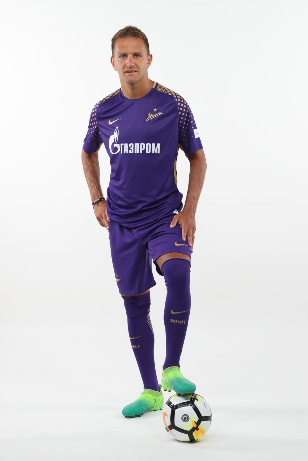 Фотосессия футболистов и тренеров основного состава ФК «Зенит» сезона 2017/2018