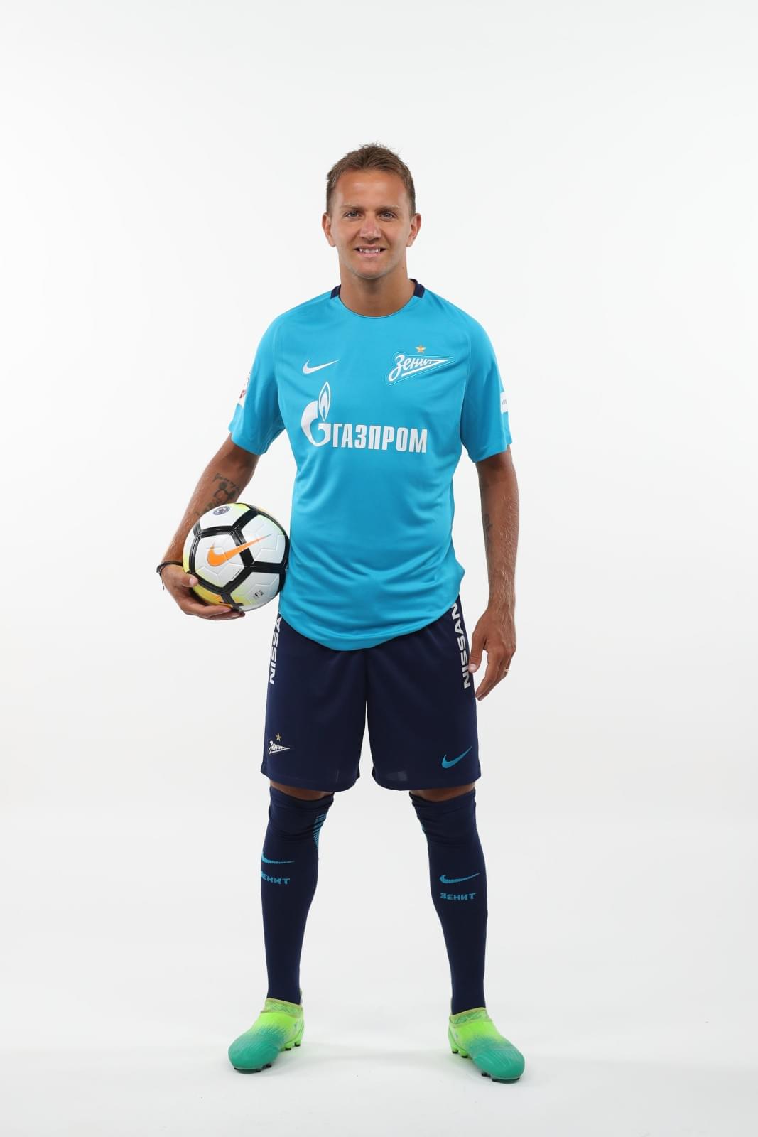 Фотосессия футболистов и тренеров основного состава ФК «Зенит» сезона 2017/2018