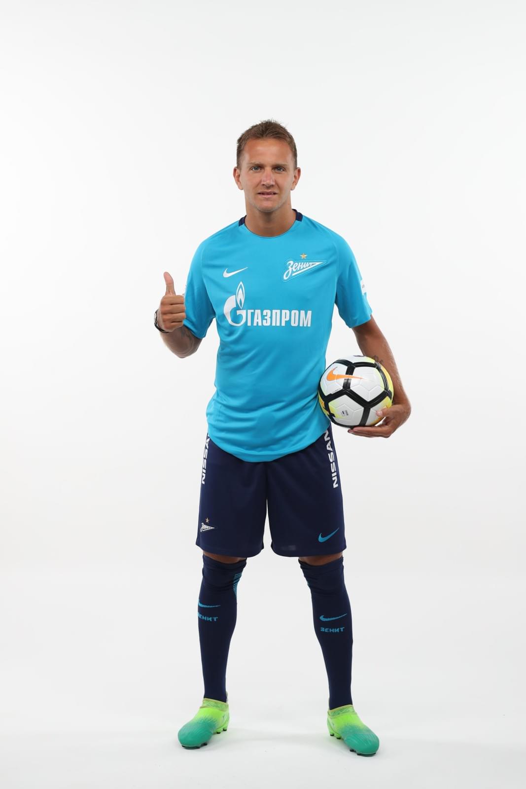 Фотосессия футболистов и тренеров основного состава ФК «Зенит» сезона 2017/2018