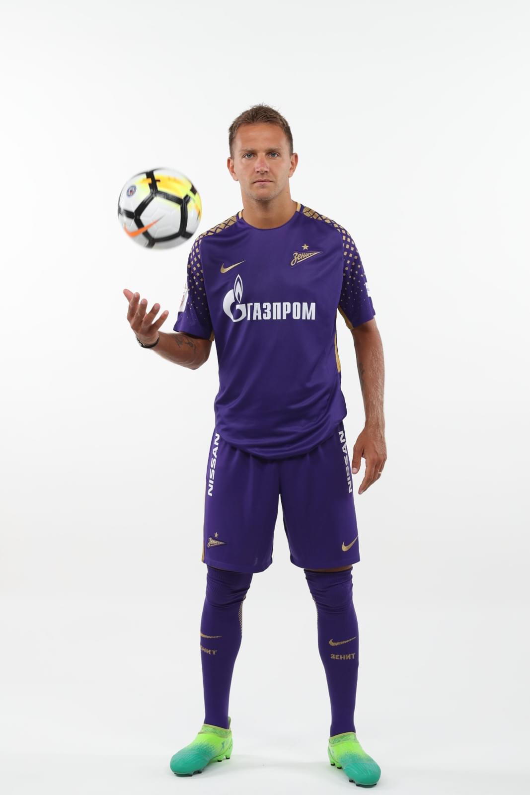 Фотосессия футболистов и тренеров основного состава ФК «Зенит» сезона 2017/2018