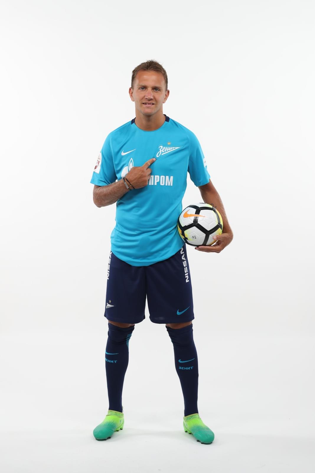 Фотосессия футболистов и тренеров основного состава ФК «Зенит» сезона 2017/2018