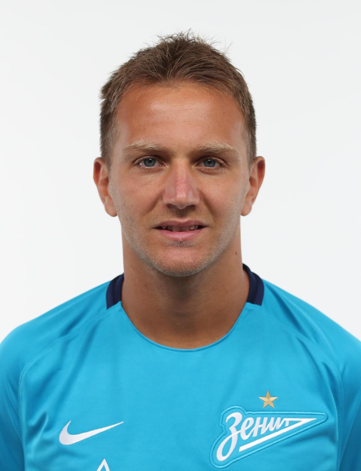 Фотосессия футболистов и тренеров основного состава ФК «Зенит» сезона 2017/2018